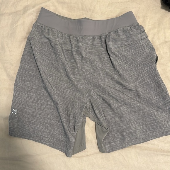 Lululemon THE Short 7” size S - Picture 2 of 4